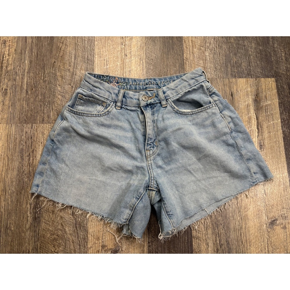 American Eagle Light‎ Wash Embroidered Raw Hem Denim Shorts Womens 00 Stretch